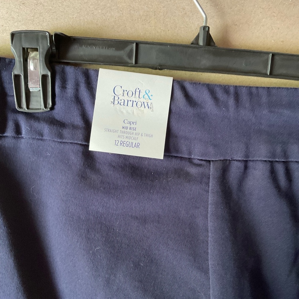 Croft & Barrow Capri Pants. Navy blue. NWT Size 12 - Picture 2 of 6